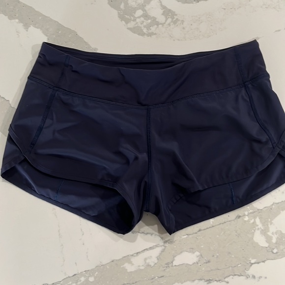 Lululemon speed-up low rise lined shorts 2.5” - Picture 3 of 3